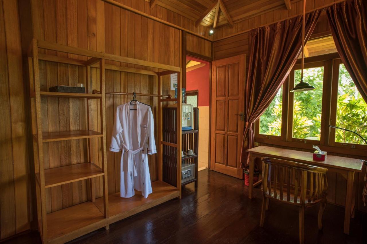 K2 Lembeh Dive Resort Bitung Екстериор снимка