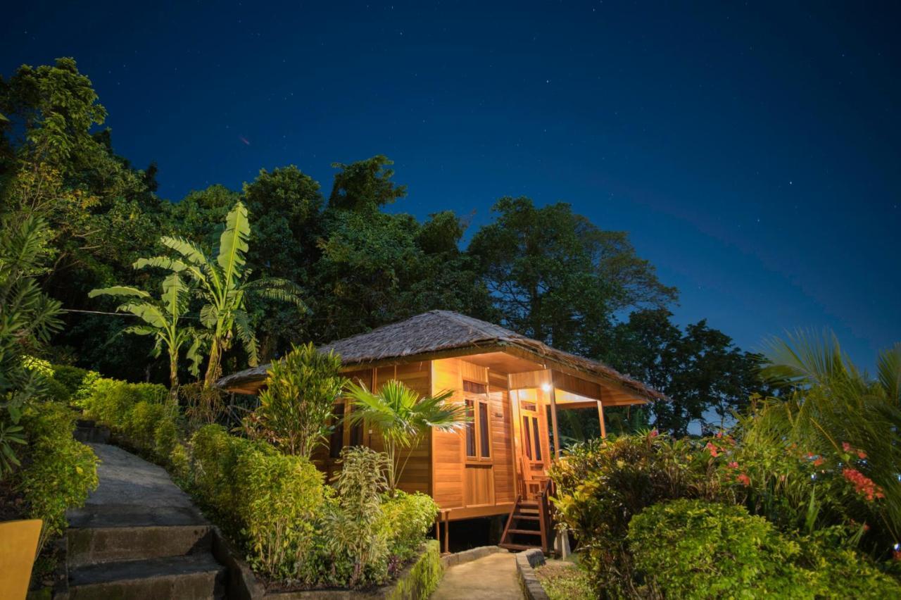 K2 Lembeh Dive Resort Bitung Екстериор снимка