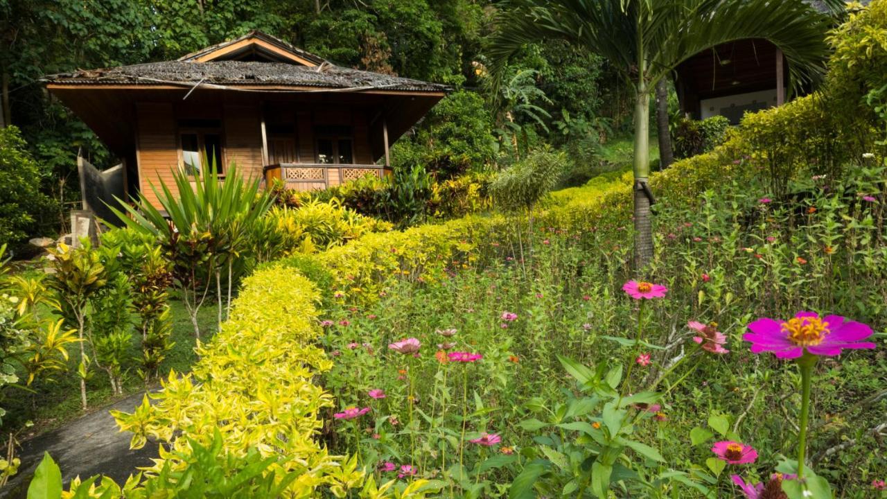 K2 Lembeh Dive Resort Bitung Екстериор снимка